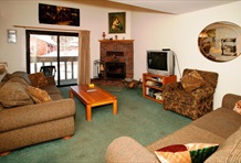 RedAwning La Vista Blanc Expansive Condo with Mountain Views